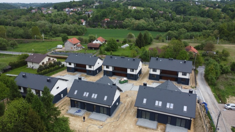 Green Village Zebrzydowice — widok z lotu ptaka na osiedle domów